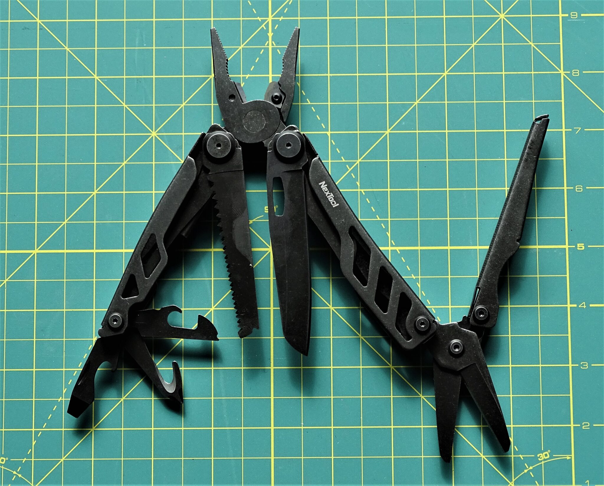 Review Nextoolflagship Pro Multitool In Black